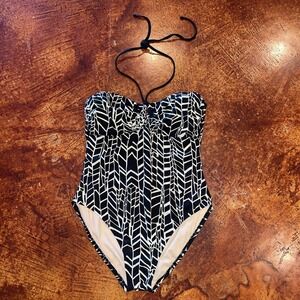 La Blanca NWT‎ Halter One piece Swimsuit size 12 black & cream/Rod Beattie $160.